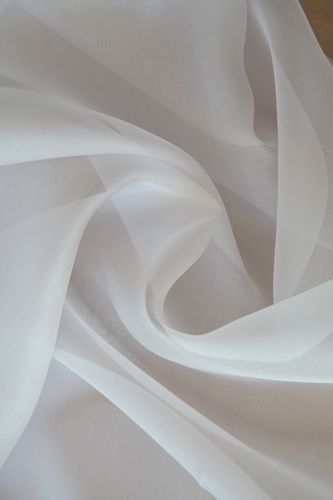Silk organza 140 cm