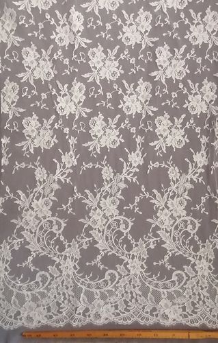 Chantilly lace ivory